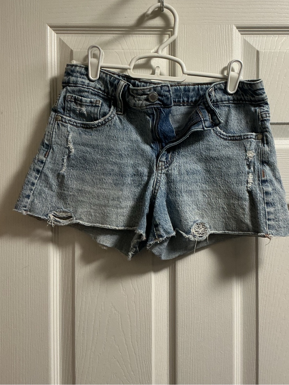 art class light blue distressed denim shorts